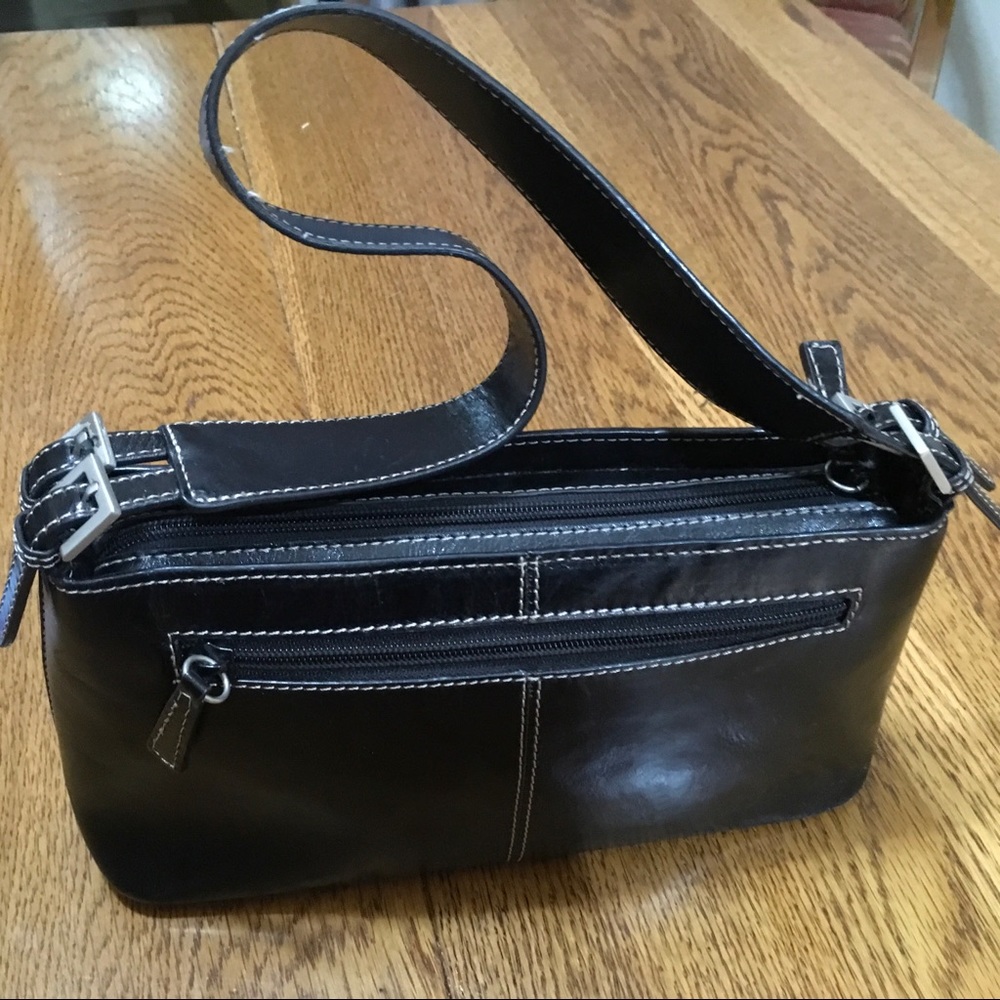 Kenneth Cole reaction hand bag